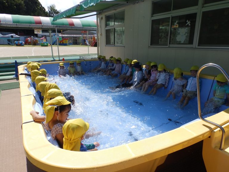 水遊び　⑧　年中組