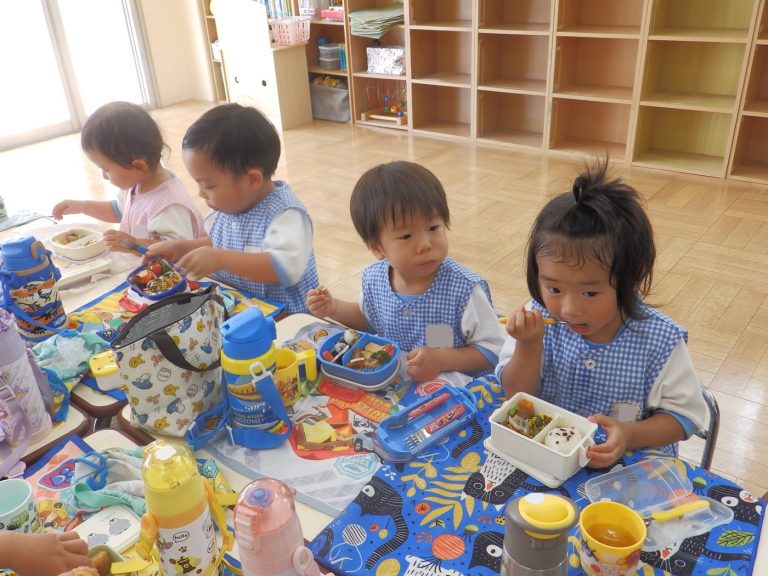 保育の様子　㉔　もも組