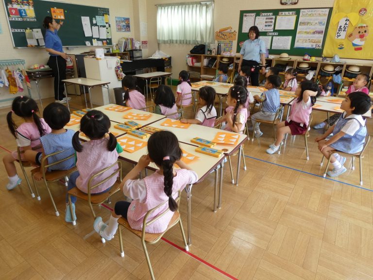 保育の様子　①　ばら組