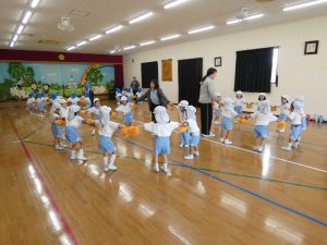 保育の様子　①　年少組