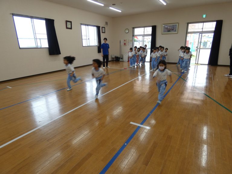 体育指導　③　すみれ組