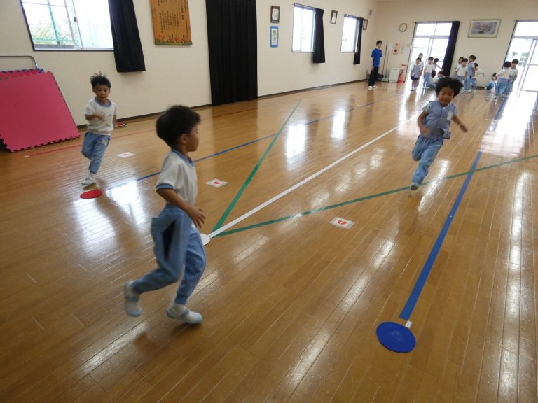 体育指導　④　すみれ組