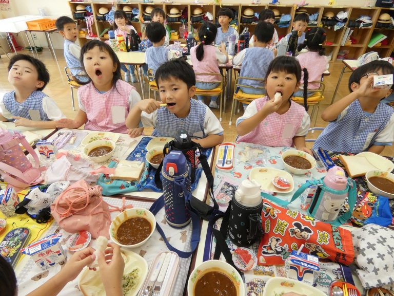 給食の様子　③　ゆり組