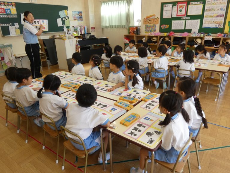 保育の様子　①　ばら組