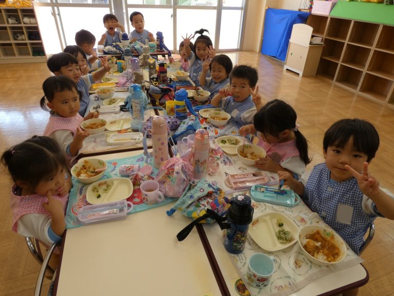 給食の様子　⑭　もも組