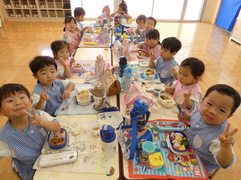 保育の様子　㉓　もも組