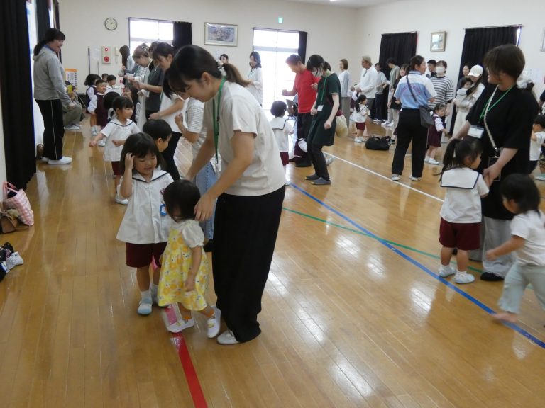 親子ダンス講習会　③　年少組