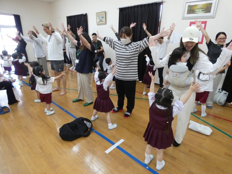 親子ダンス講習会　⑧　年少組